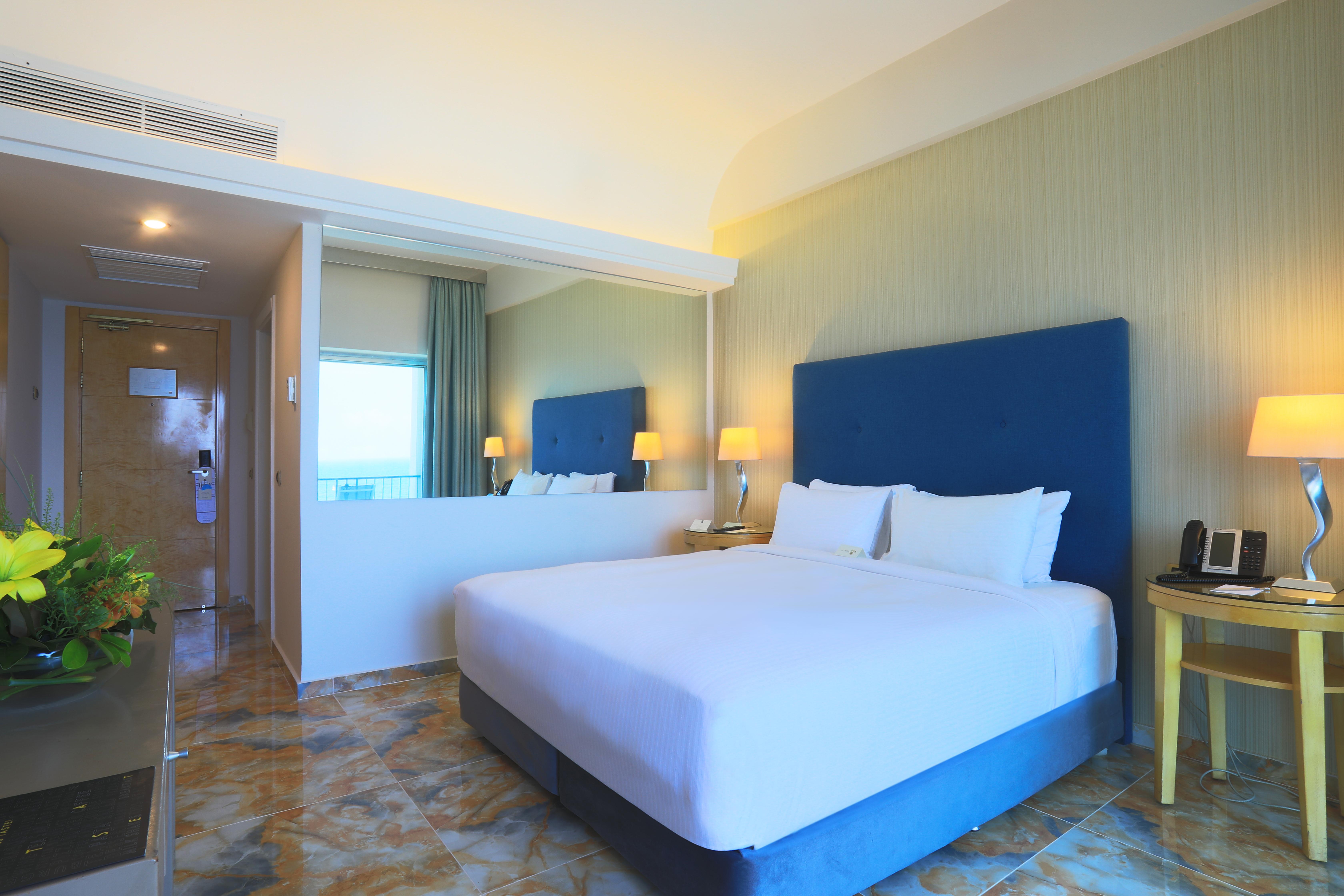 Riviera Hotel And Beach Lounge, Beirut Eksteriør bilde
