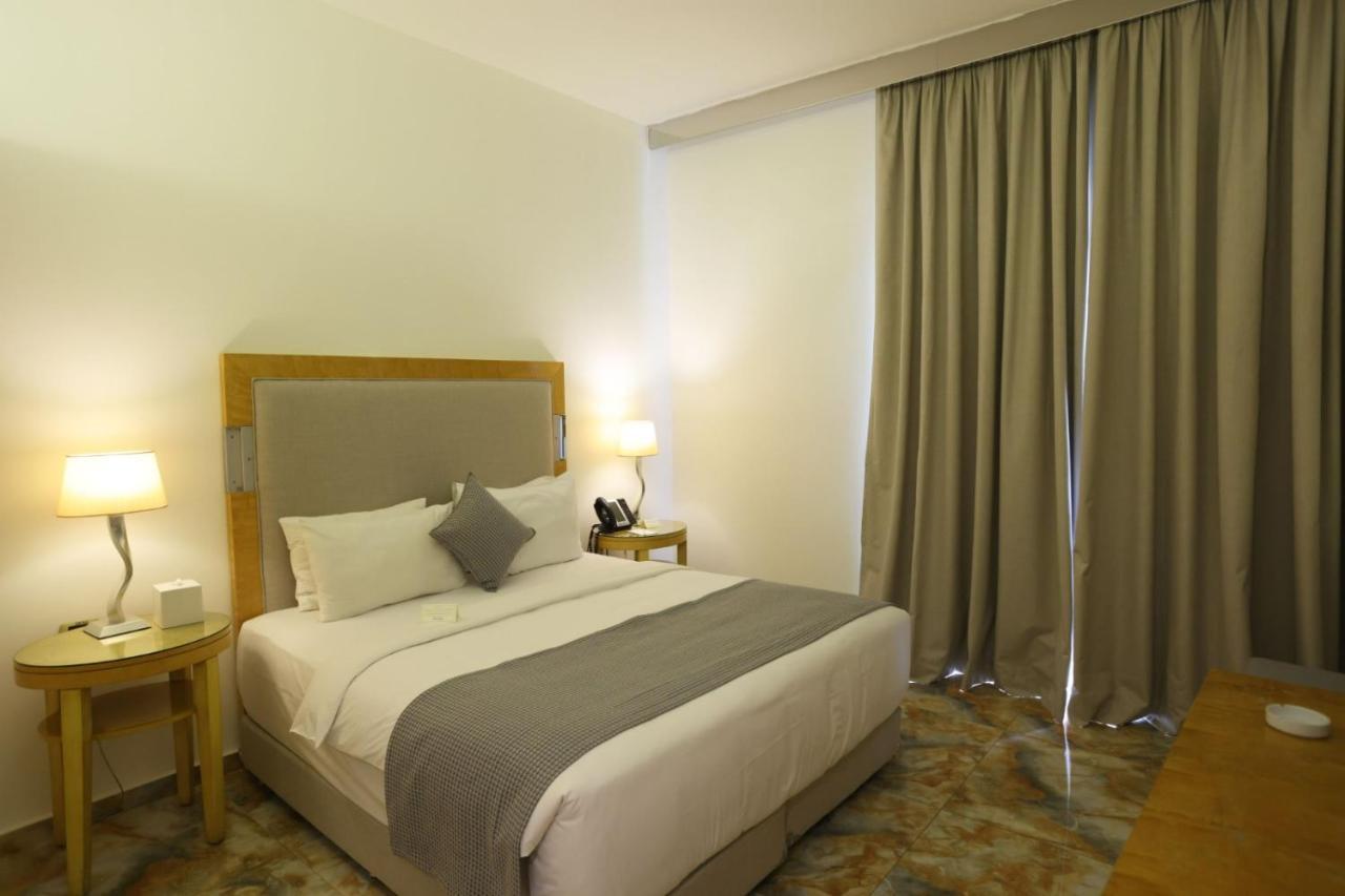 Riviera Hotel And Beach Lounge, Beirut Eksteriør bilde