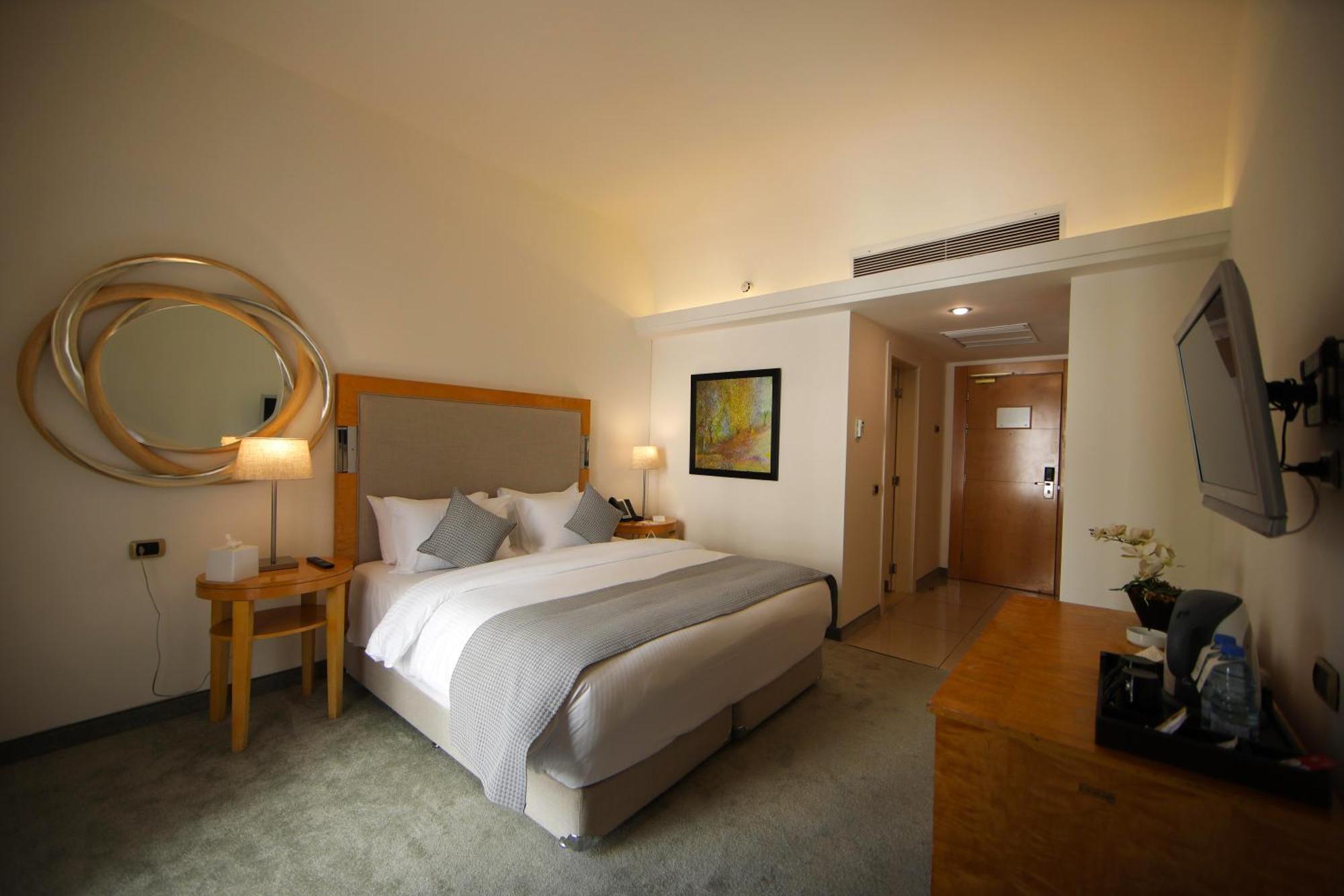 Riviera Hotel And Beach Lounge, Beirut Eksteriør bilde