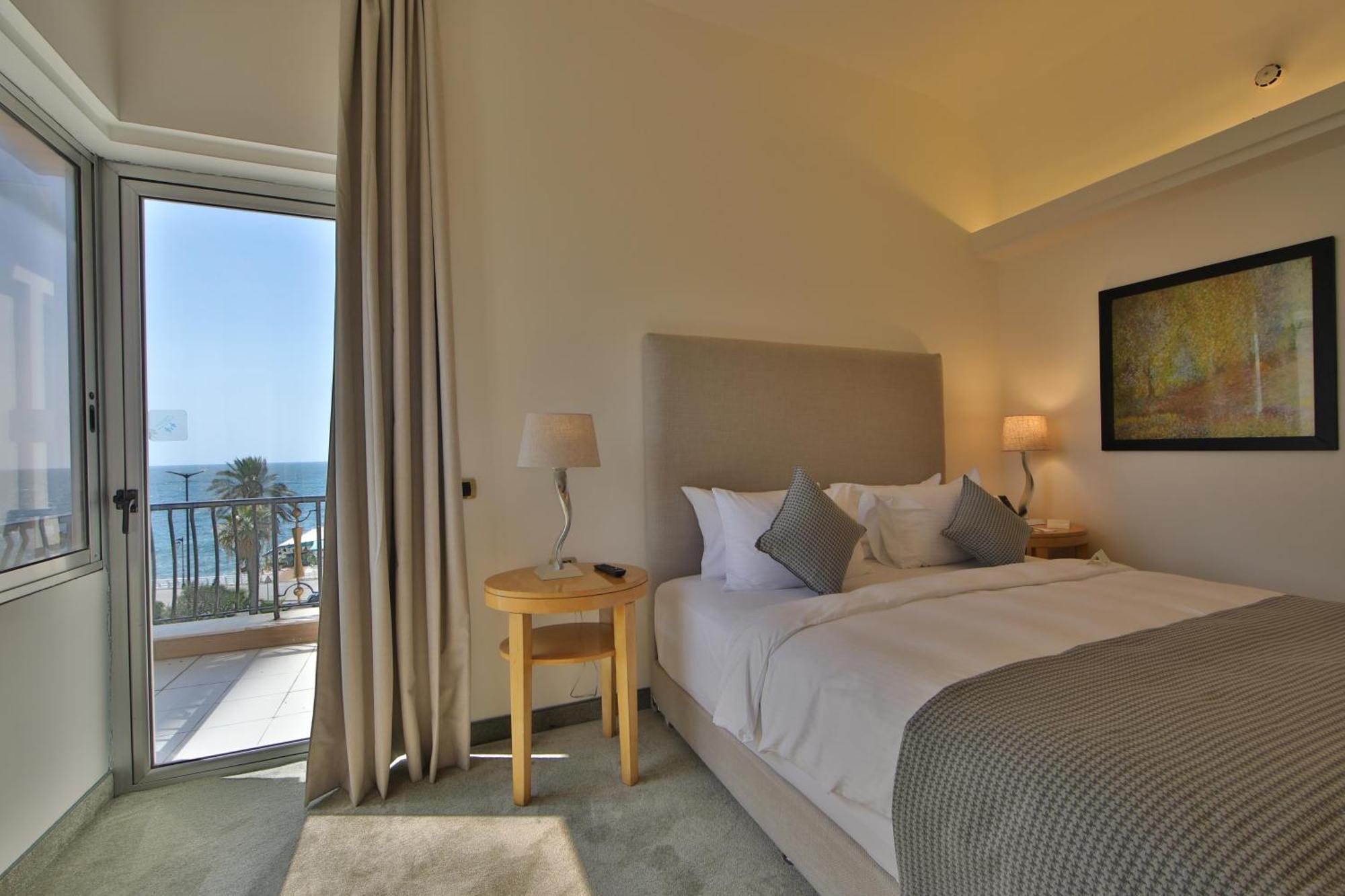 Riviera Hotel And Beach Lounge, Beirut Eksteriør bilde